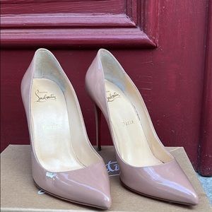 ’Pigalle’ Nude 100 Size 37 *FITS LIKE A 6.5  Comes with original box & dust bags